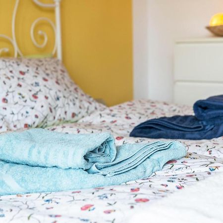 Ferienwohnung Erdgeschoss อูเบอร์ลิงเงน ภายนอก รูปภาพ