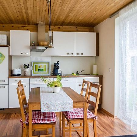 Ferienwohnung Erdgeschoss อูเบอร์ลิงเงน ภายนอก รูปภาพ