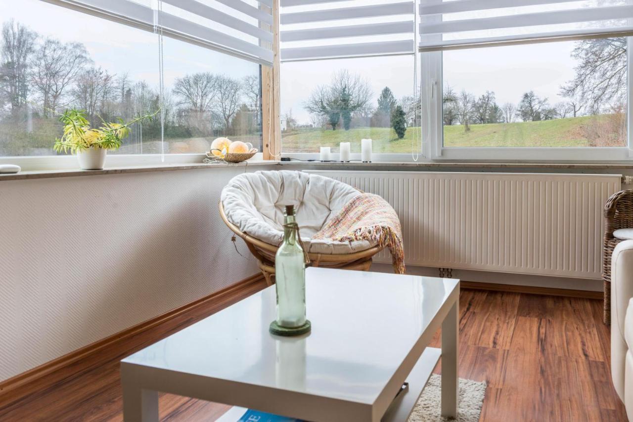 Ferienwohnung Erdgeschoss อูเบอร์ลิงเงน ภายนอก รูปภาพ