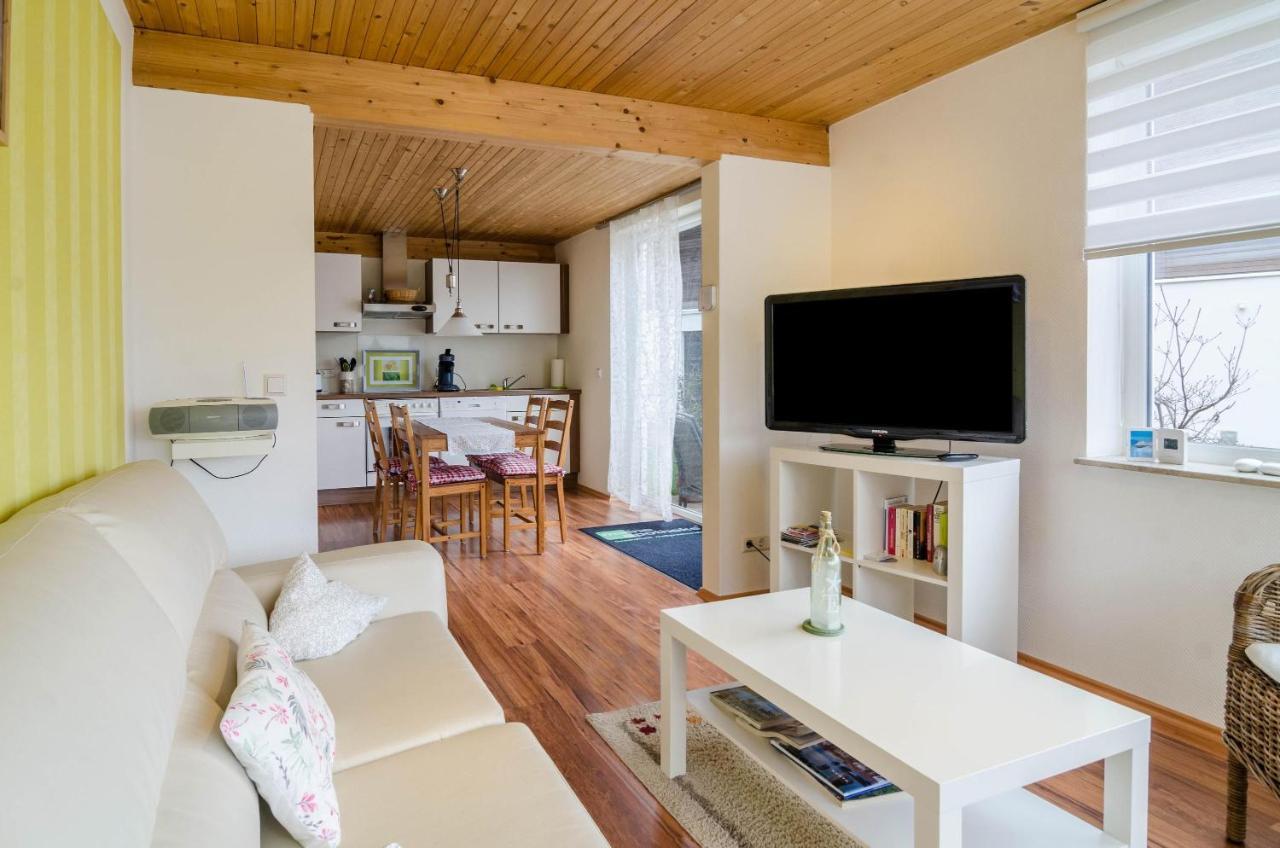 Ferienwohnung Erdgeschoss อูเบอร์ลิงเงน ภายนอก รูปภาพ