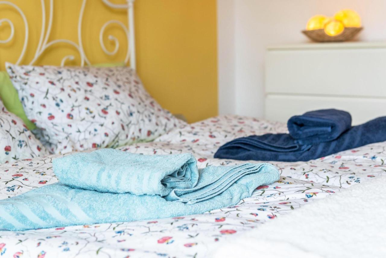 Ferienwohnung Erdgeschoss อูเบอร์ลิงเงน ภายนอก รูปภาพ