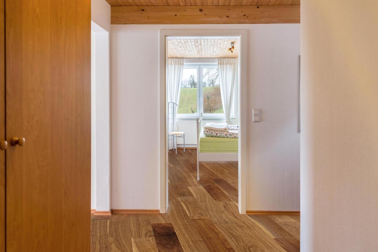Ferienwohnung Erdgeschoss อูเบอร์ลิงเงน ภายนอก รูปภาพ